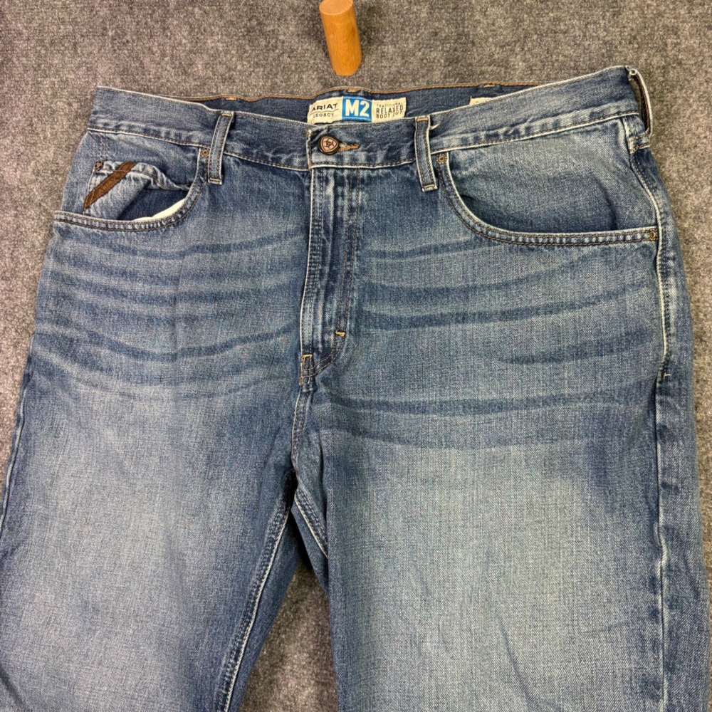 Ariat M2 Jeans Mens 38x31 Blue Relaxed Boot Cut Legacy Denim Work Western